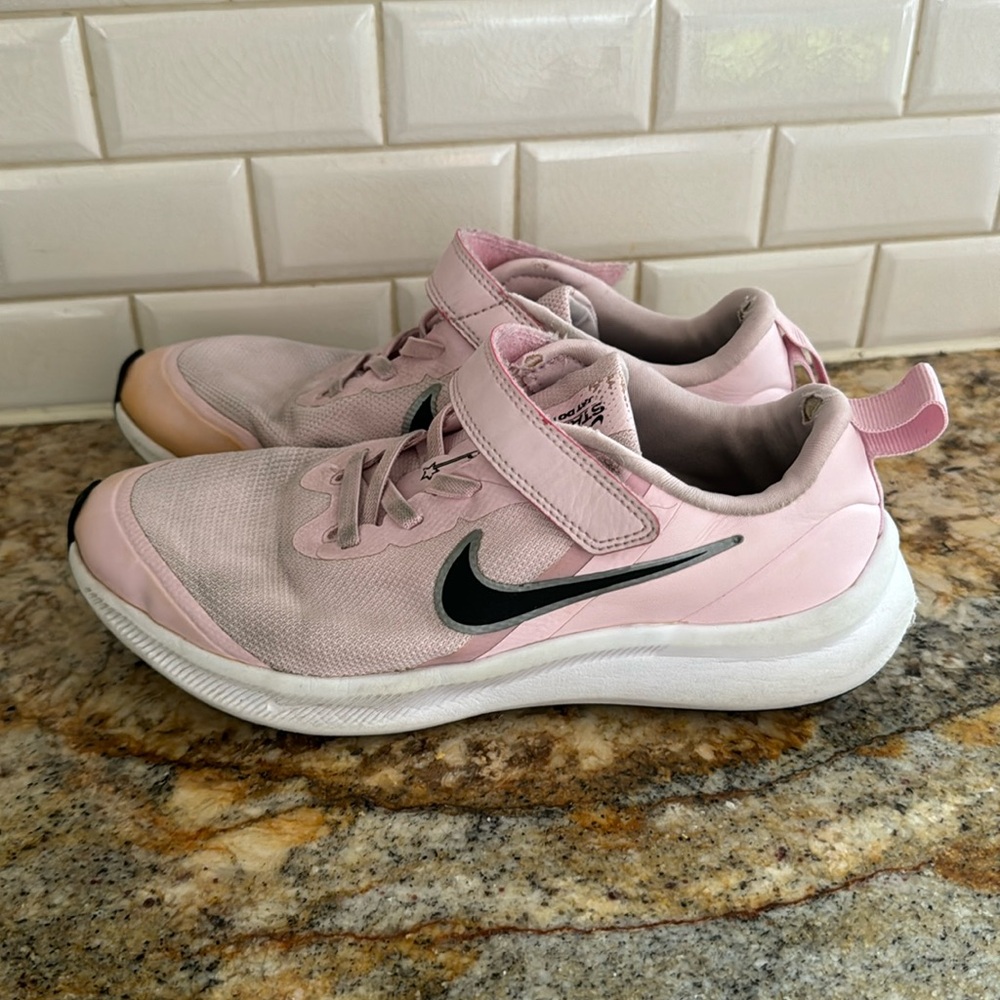 Nike 3Y pink starrunner sneakers